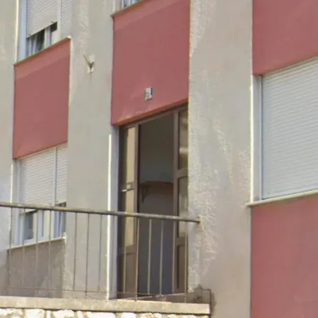 Lorena Apartment *